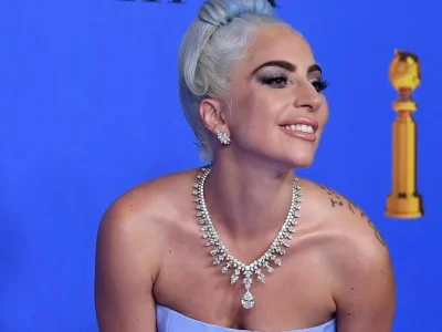 ditembak kalung-lady-gaga-di-golden-globe-2019