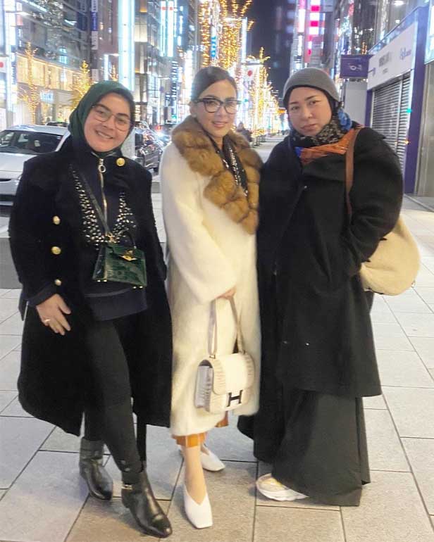 syahrini-melly-aisyahrani