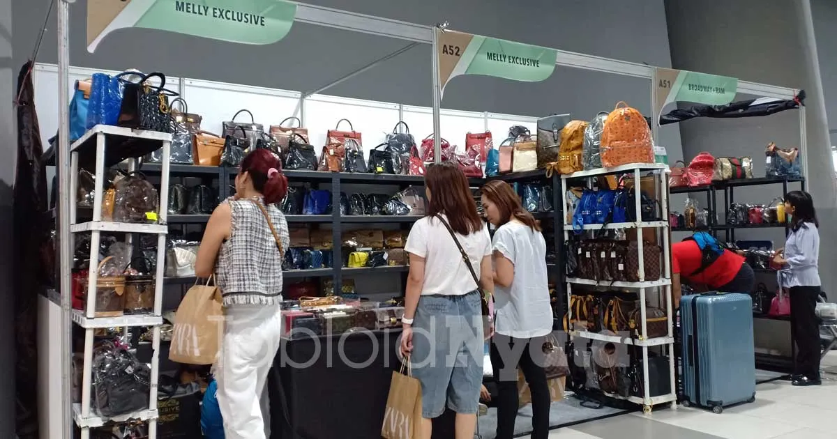 Hari Pertama ‘Preloved Branded Bazaar’ di Surabaya Langsung Diserbu