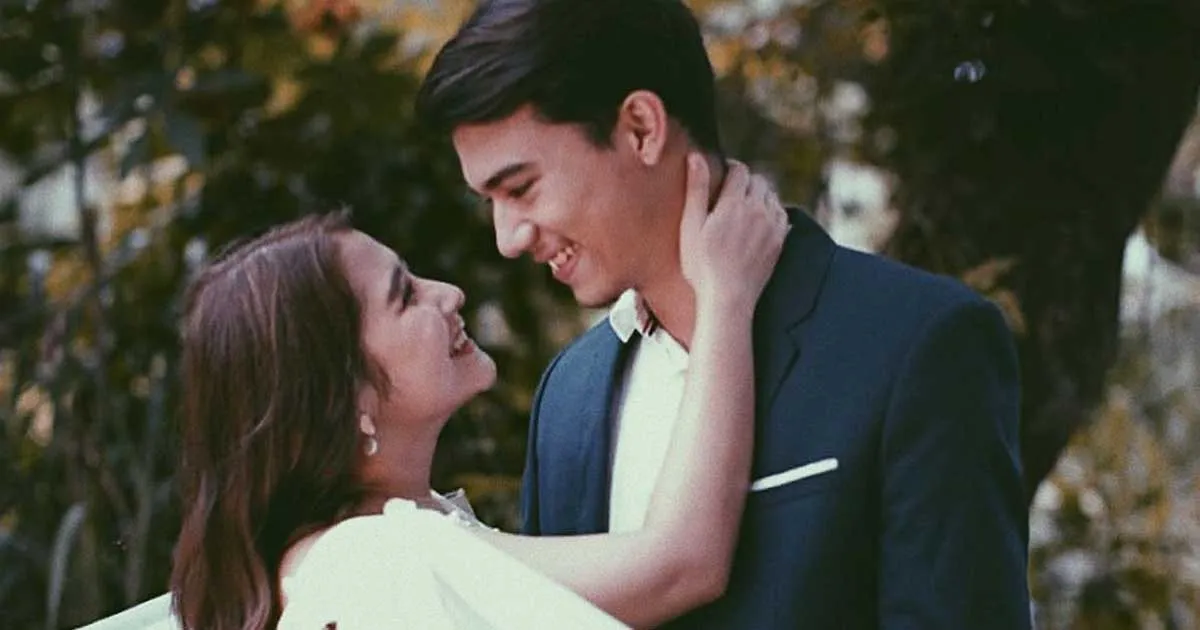 Pose Romantis bak Prewedd, Prilly Latuconsina Segera Menikah?