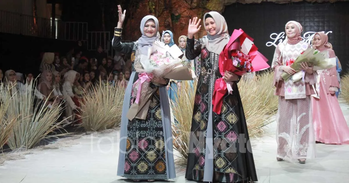 Tren Busana Muslim 2020 Diramaikan dengan Gaya Etnik Nusantara