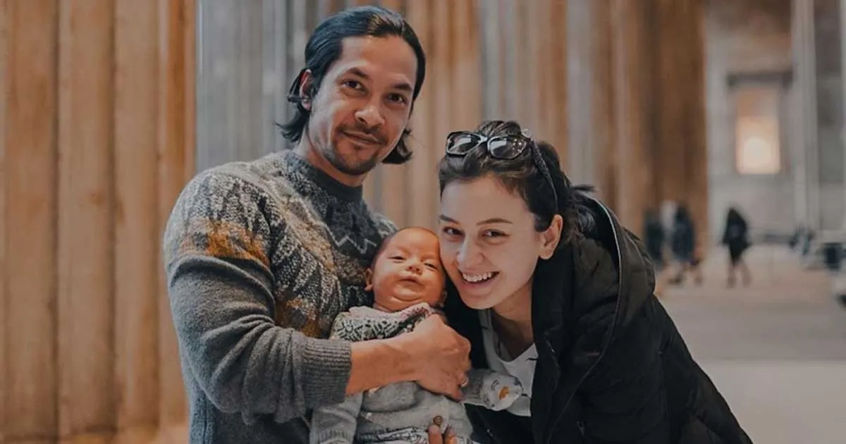 Menggemaskan! Anak Kimberly Ryder tak Berhenti Senyum saat Aqiqah