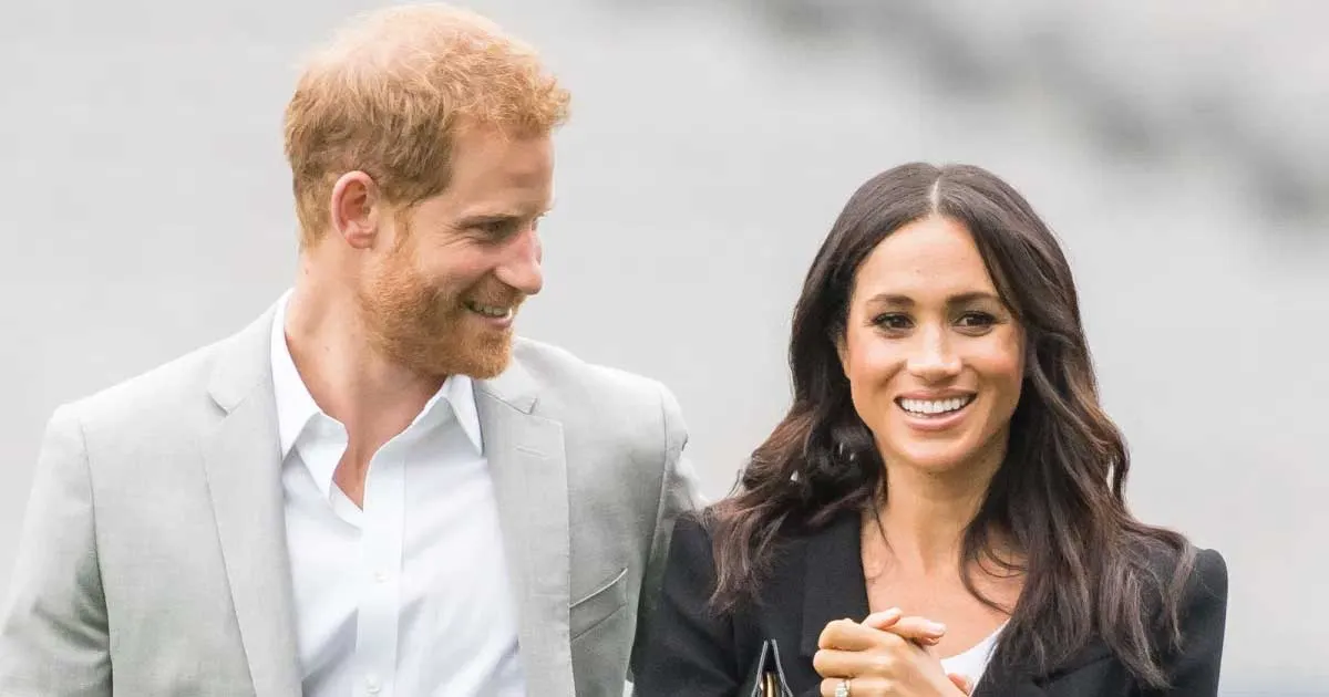 Harry dan Meghan Markle Pecat Seluruh Timnya, Ada Apa?