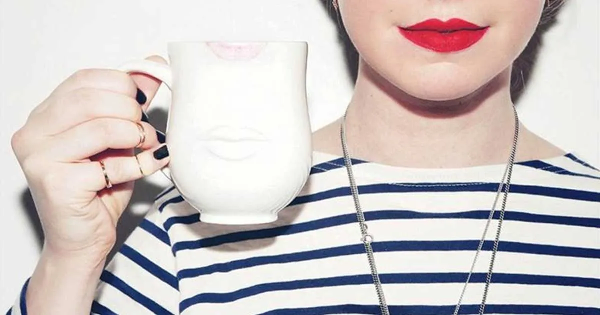 Kesal karena Lipstik Mudah Nempel di Gelas? Ini Tips Agar Transferproof!