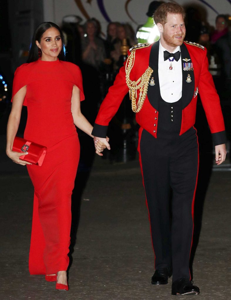 baju-meghan-markle-merah