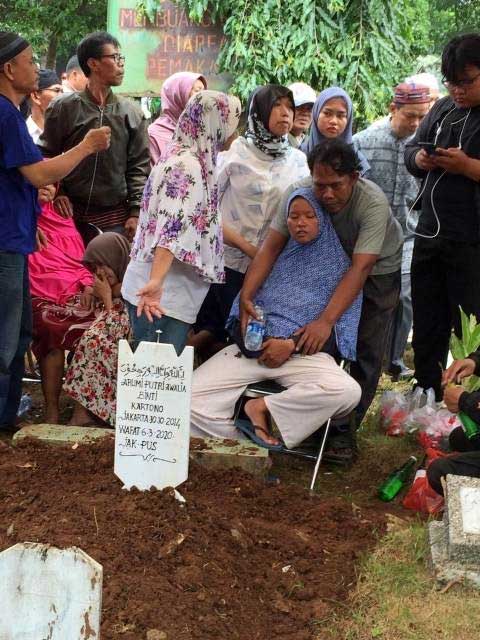 pemakaman-korban-pembunuhan-15-tahun