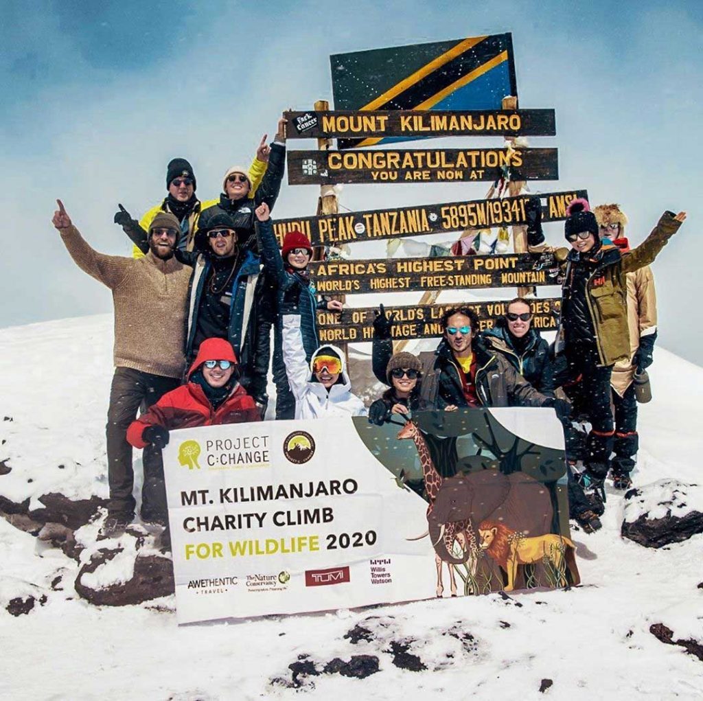 raline-shah-mendaki-gunung-kilimanjaro