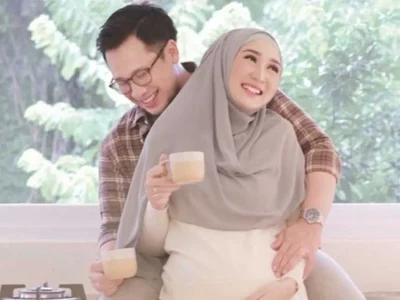 Dian Pelangi hamil
