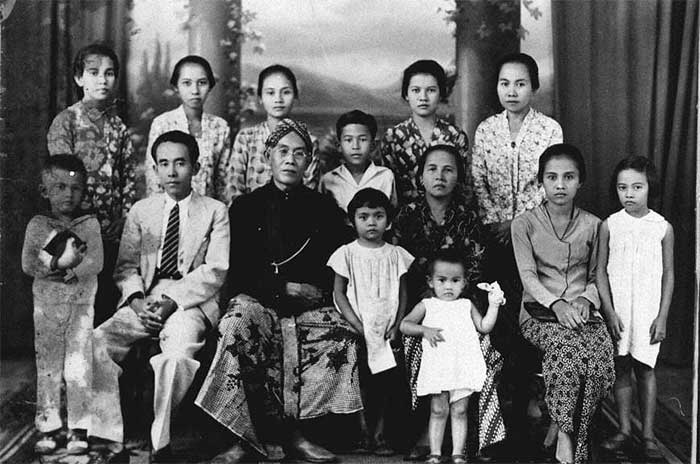 Keluarga Dian Sastrowardoyo