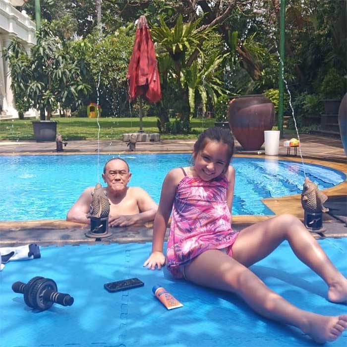 Nia Ramadhani dan suami