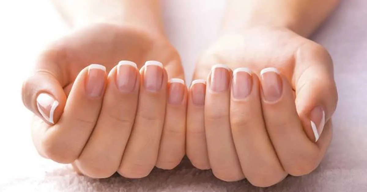 Kuku Rusak Akibat Sering Cuci Tangan? Rawat dengan Cara Ini!