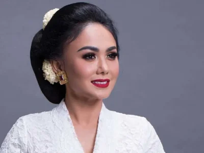 rumah-lampu-yuni-shara-jatuh-pecah-kristal