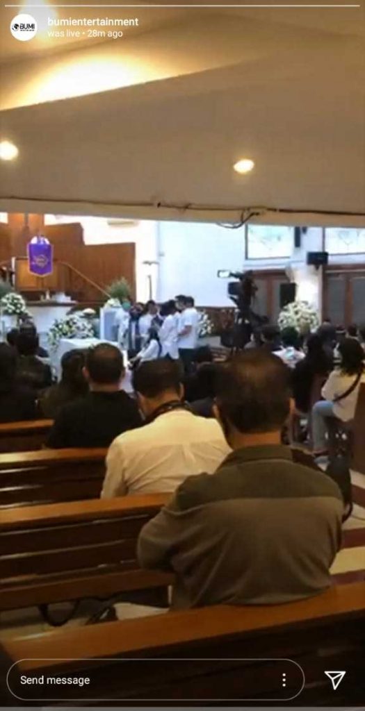 suasana-pelepasan-jenazah-glenn-fredly