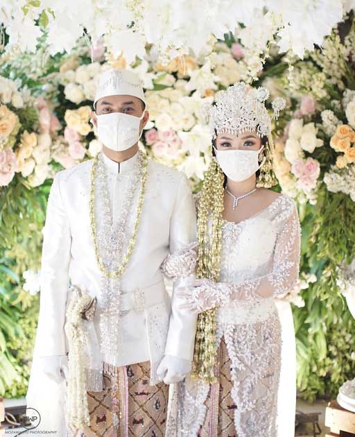 zaskia-gotik-baju-pernikahan-2