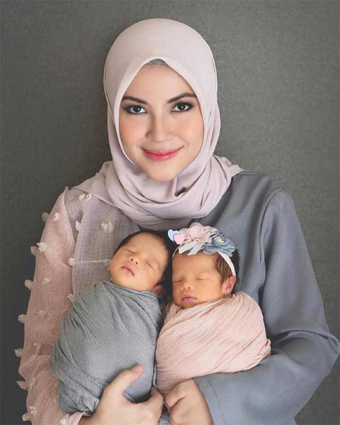 Foto anak kembar artis