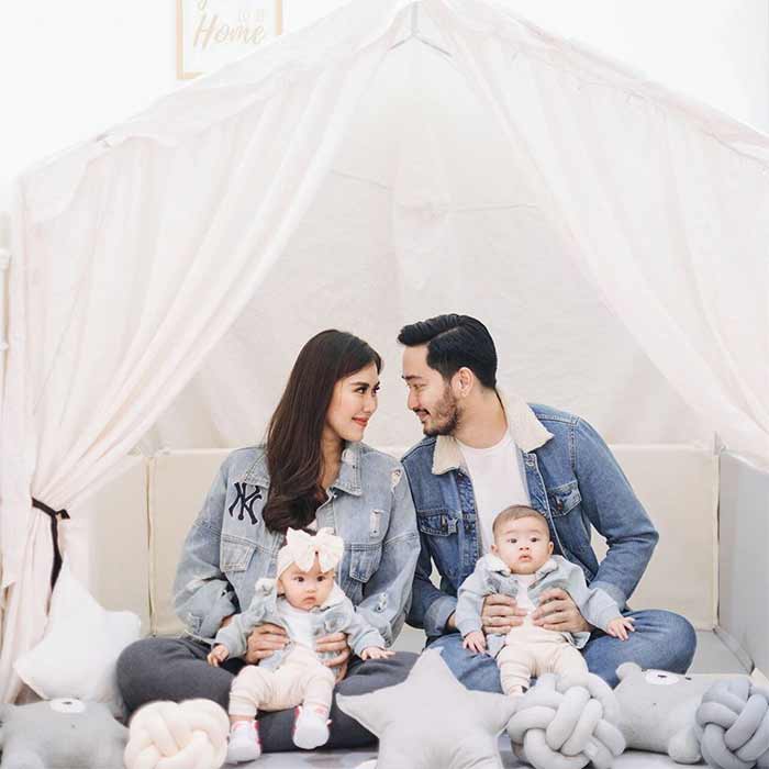 Foto anak kembar artis