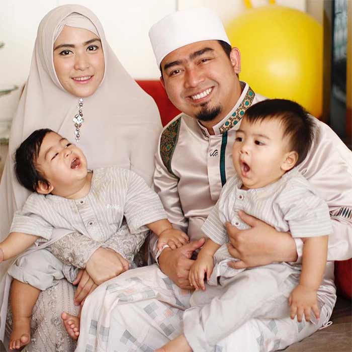 Foto anak kembar artis