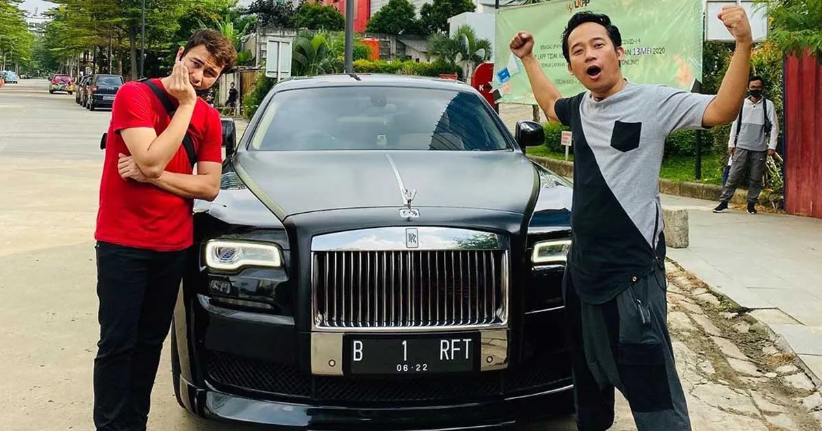 Waduh! Denny Cagur Isi Mobil Rp 16 M Raffi dengan Bensin Eceran