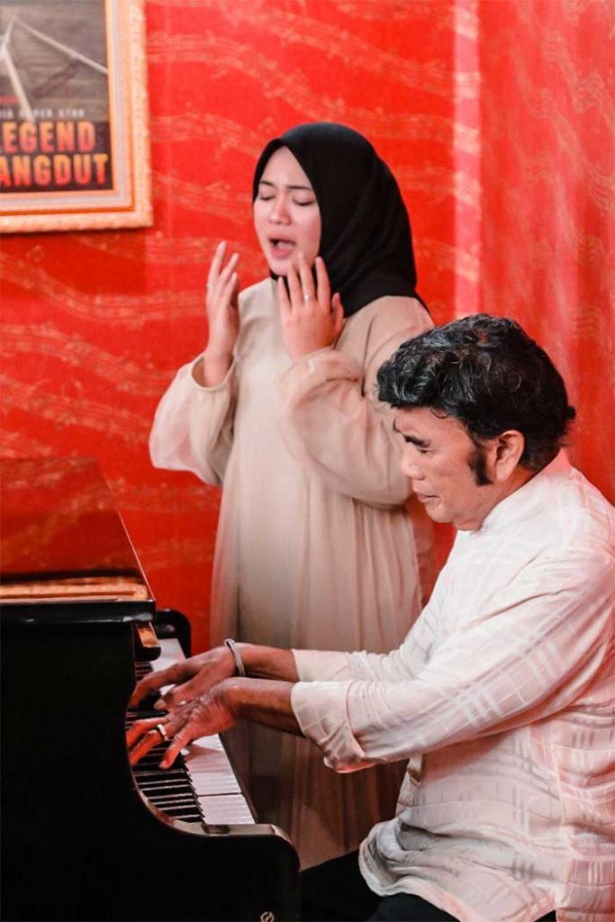 Rhoma Irama dan Anisa Rahman