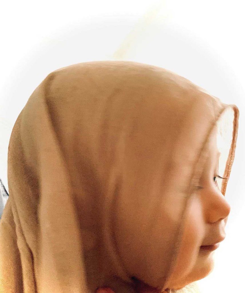 arabella-amaral-lucu-pakai-hijab