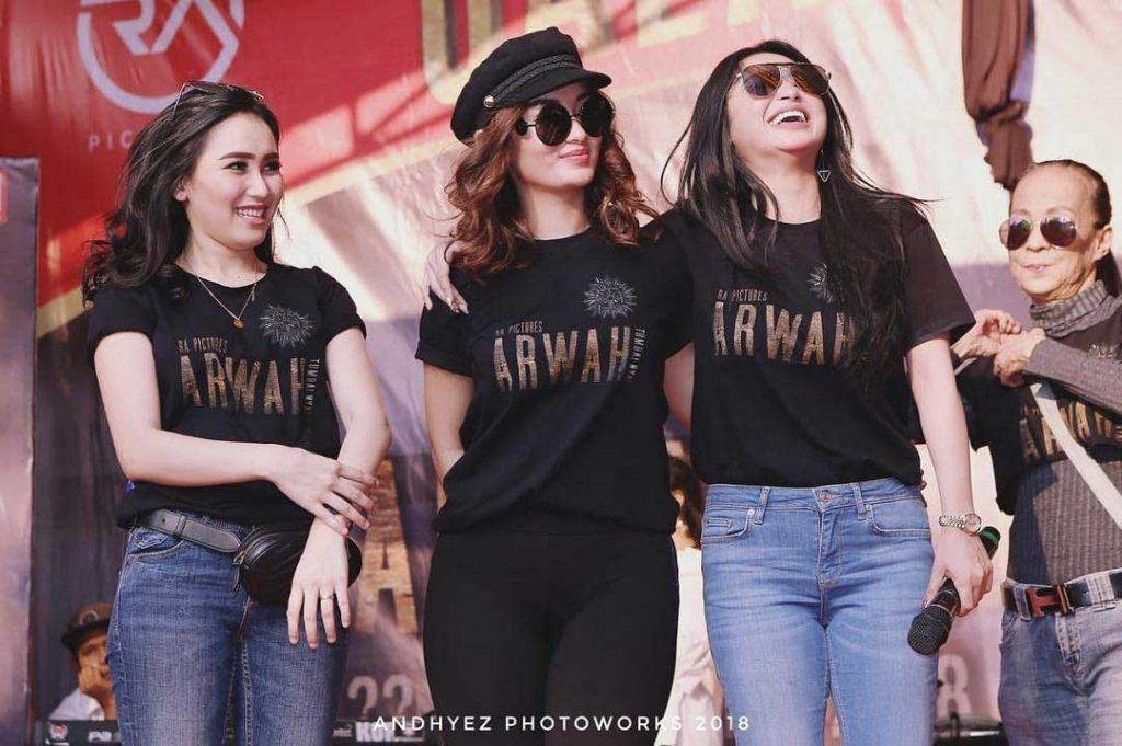 film-ayu-ting-ting-zaskia-gotik-dan-dewi-perssik
