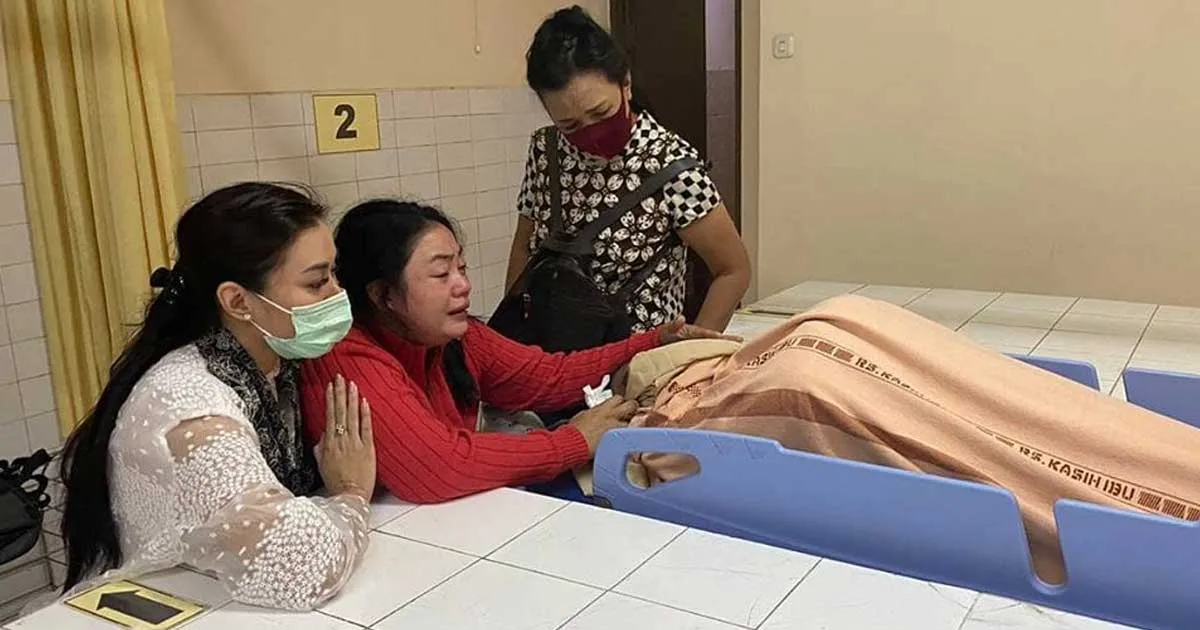 Tangisan Histeris Istri di Samping Jenazah Didi Kempot