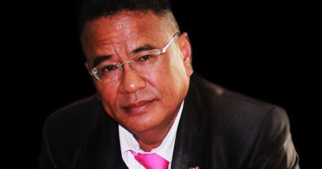 hotman-paris-pernah-kerja-di-bank