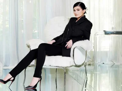 Gelar miliarder kylie jenner dicabut