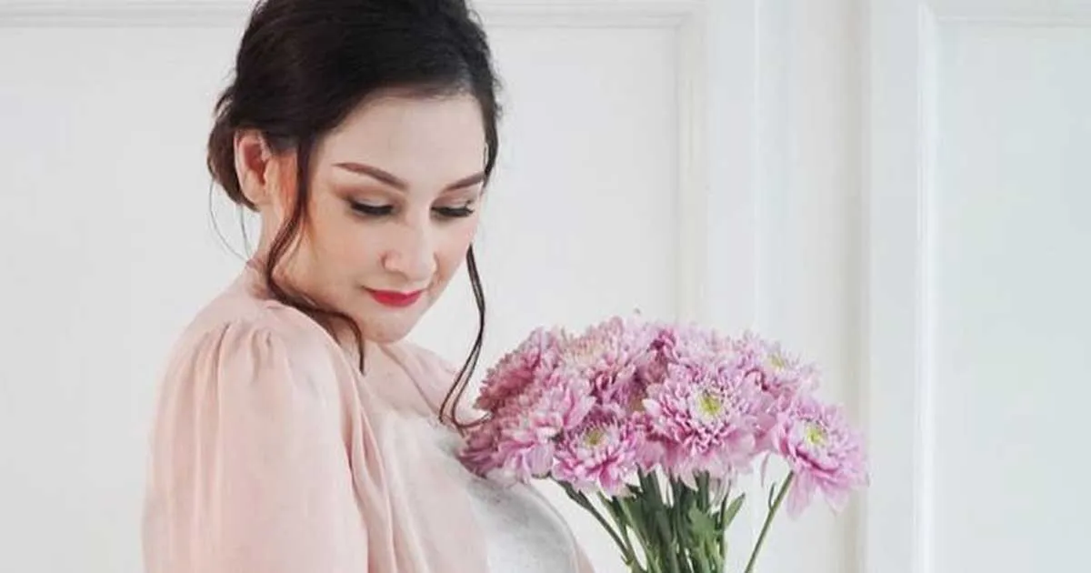 Mona Ratuliu Lakukan Tes Rapid saat Hamil Besar, Ini Hasilnya!