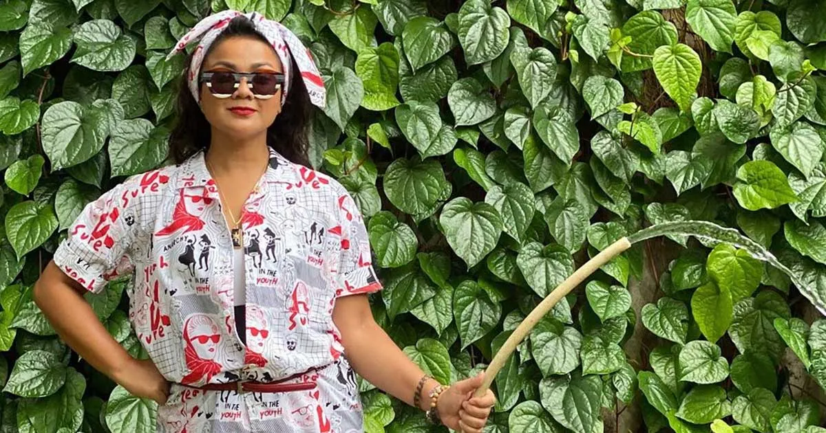 Rindang Banget! Menjelajah Rumah Nirina Zubir yang Halamannya Luas