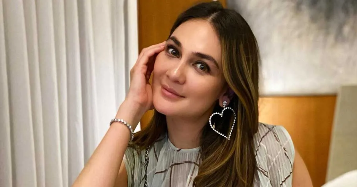 Berjemur dengan Bikini, Luna Maya Panen Kritik Pedas