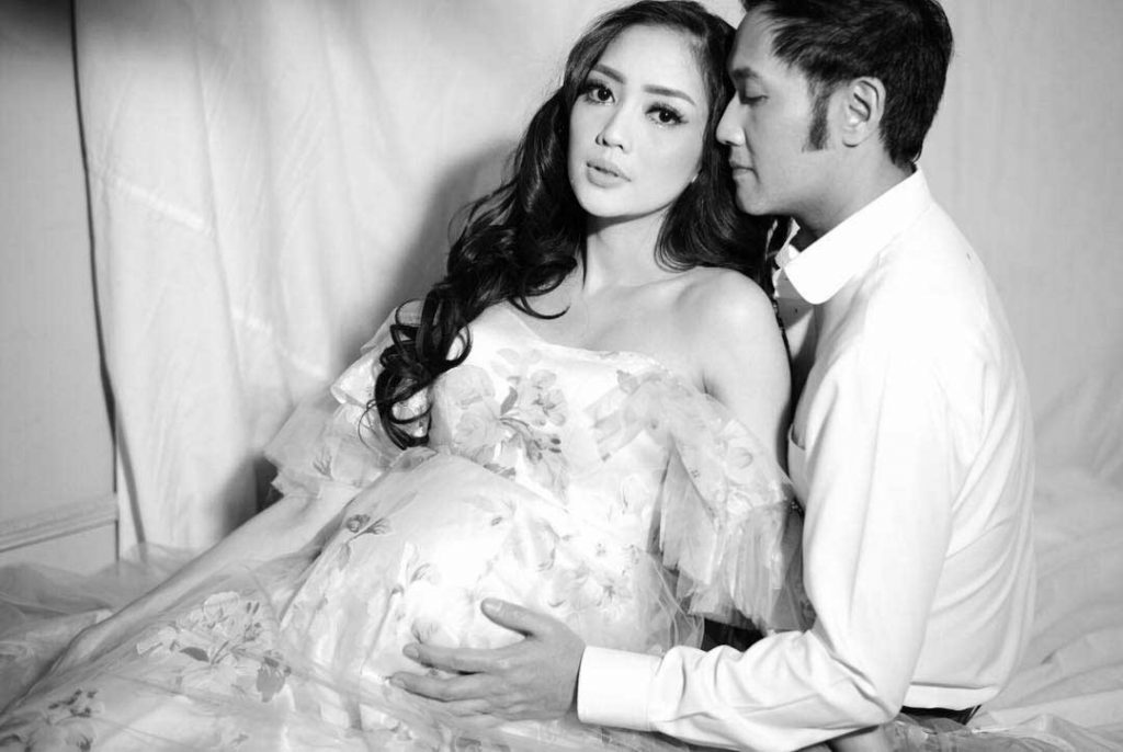 maternity-shoot-ririn-dwi-ariyanti