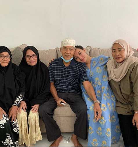 mertua-zaskia-gotik-1