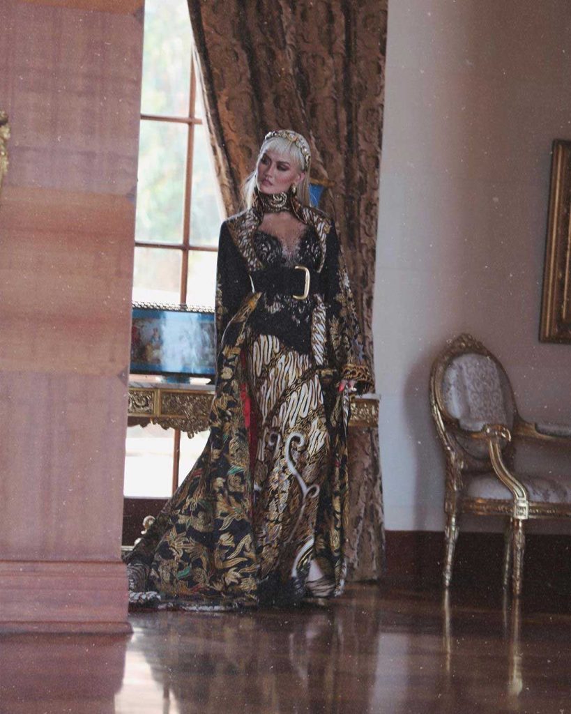 1kebaya-agnez-mo