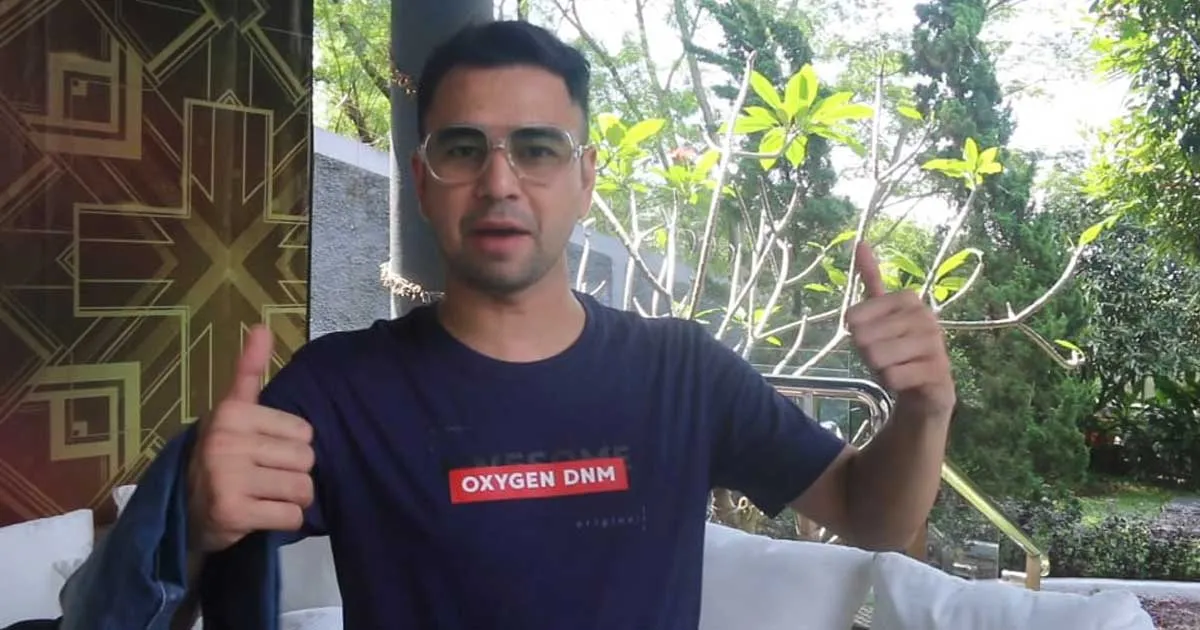 Raffi Ahmad Bagikan Ribuan Jeans kepada Pedagang Terdampak Covid-19