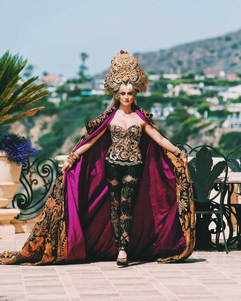 agnez-mo-pakai-kebaya-modern
