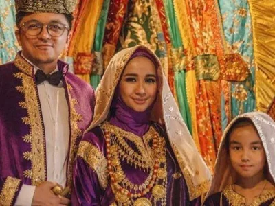 bella-dan-engku-aleesya