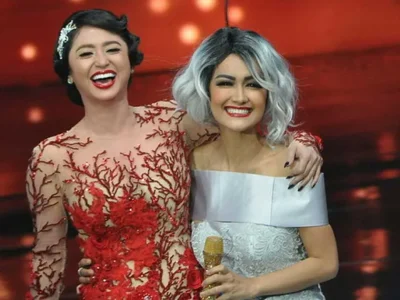 dewi-perssik-dan-jupe