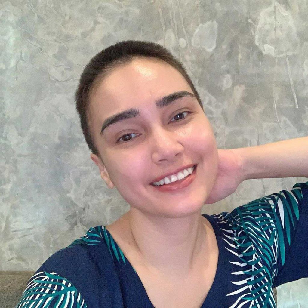 gaya-rambut-baru-feby-febiola-botak-kemoterapi