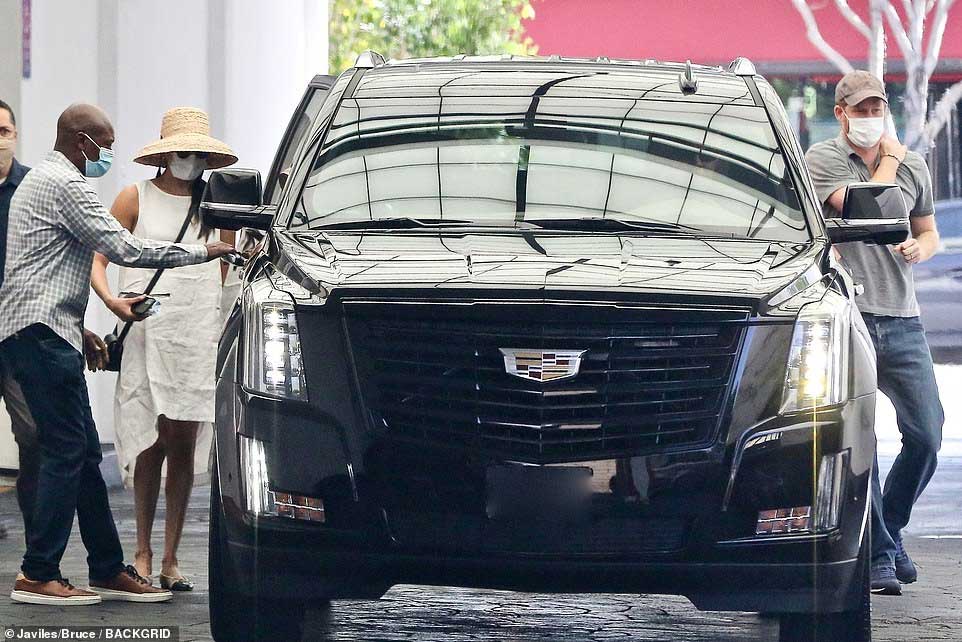 meghan-markle-keluar-rumah