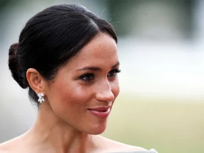 meghan-markle-tidak-dilindungi-istana-dan-dibungkam-hamil