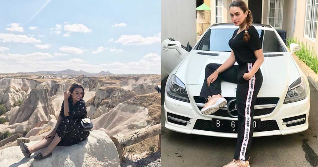 sarah-ahmad-liburan-dan-mobil