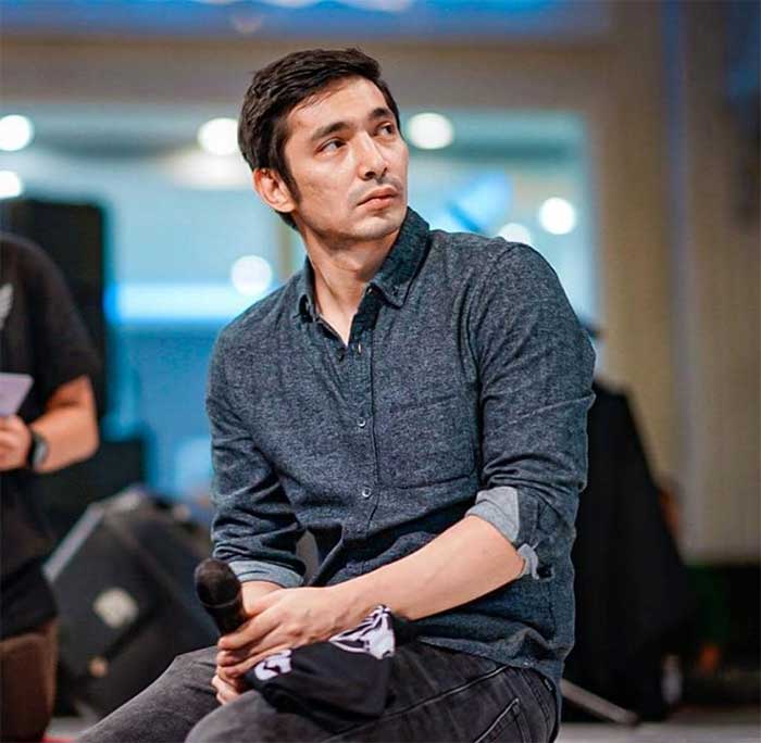 Artis ganti nama