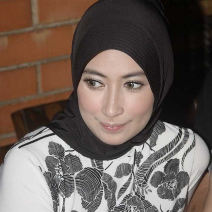 Artis ganti nama