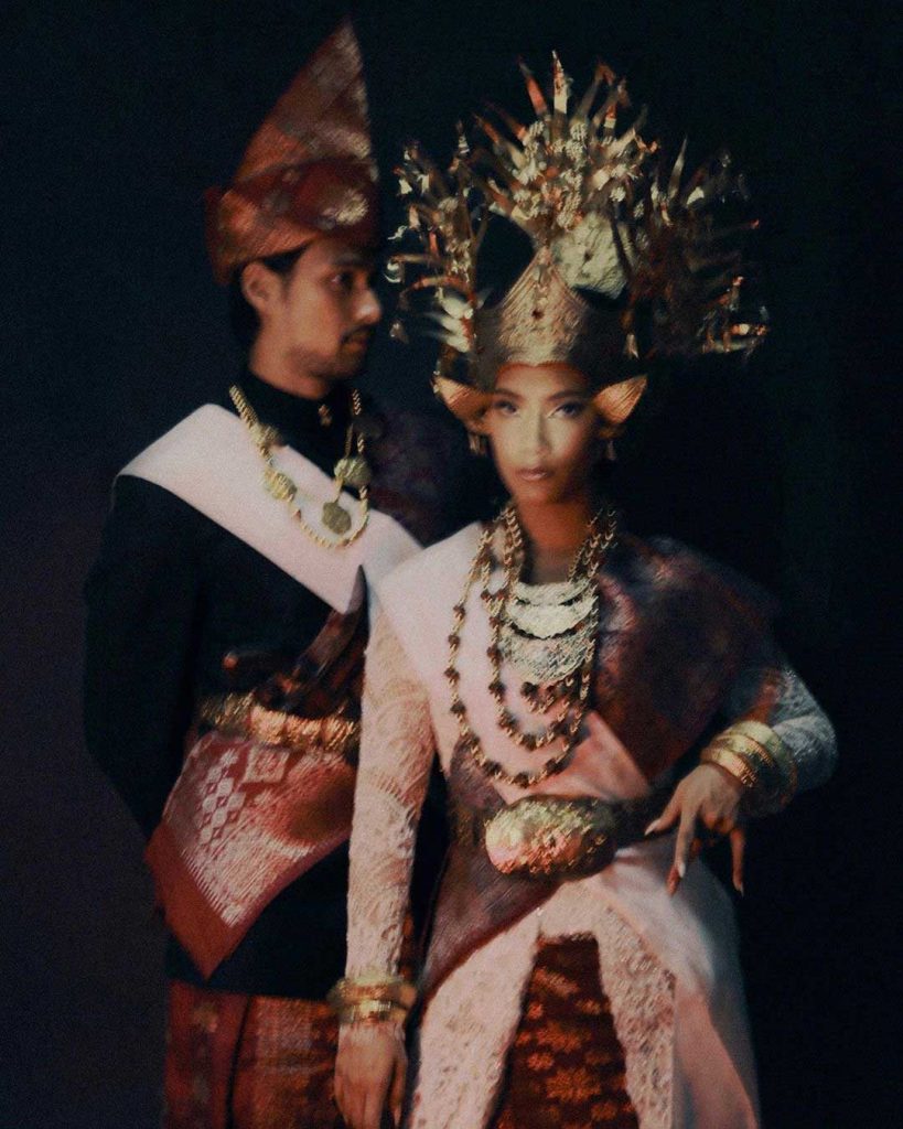 baju-lampung-pesisir tara basro