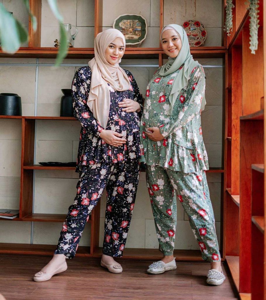 citra-kirana-dan-erica-putri-baju-kembar-hamil-1