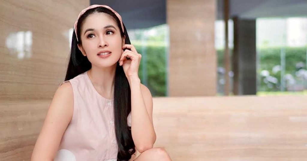 kakek-sandra-dewi-meninggal-dunia
