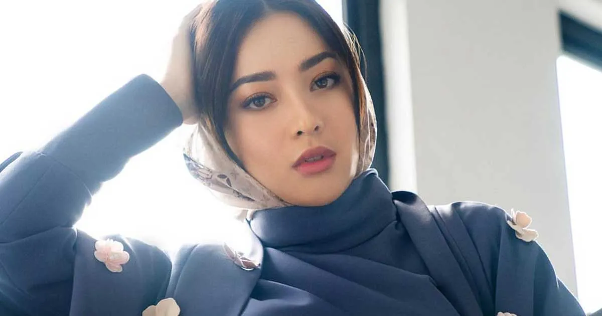 Putuskan Hijrah, Nikita Willy Beber  Perubahan Sikap Teman-temannya