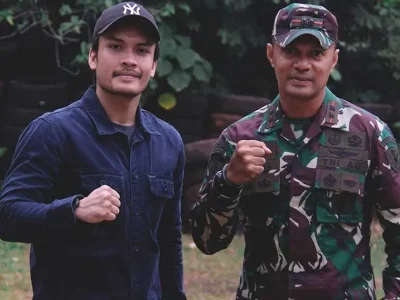 1-randy-pangalila-tentara-latihan-menembak