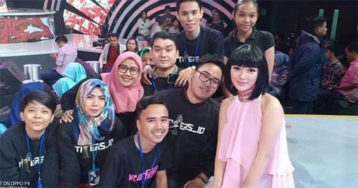 Fans Zaskia Gotik